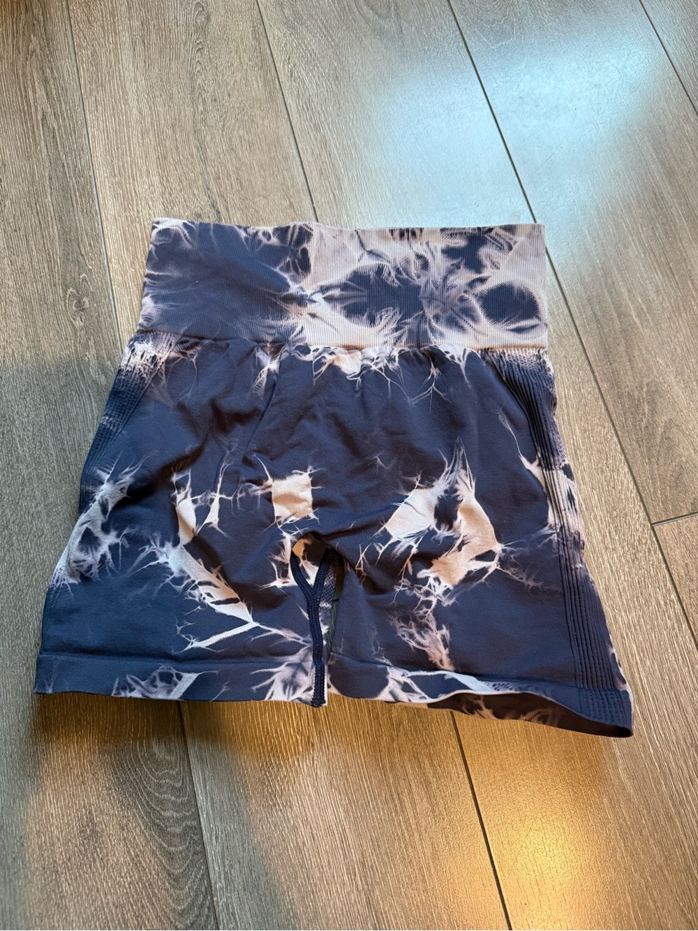 High-Rise Tie-Dye Bike Shorts - Blue & White